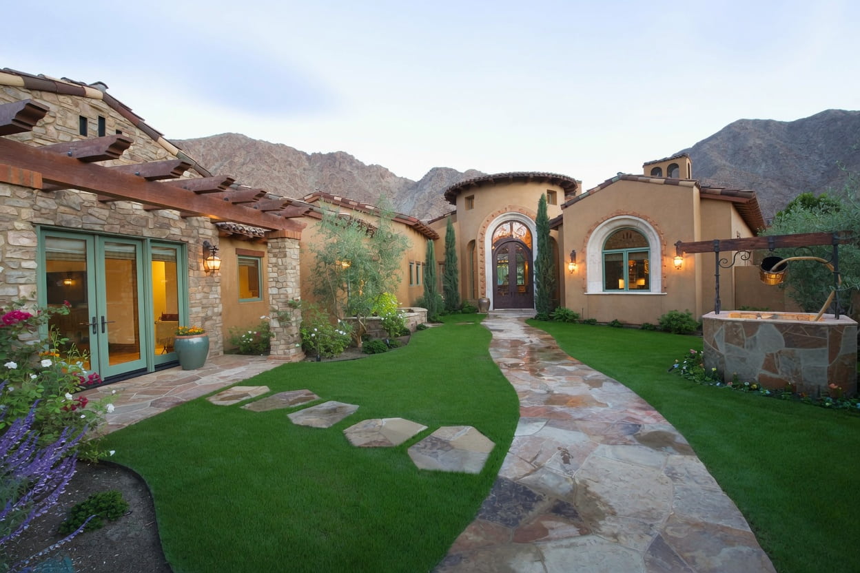 Peoria AZ home with newly installed artificial turf lawn